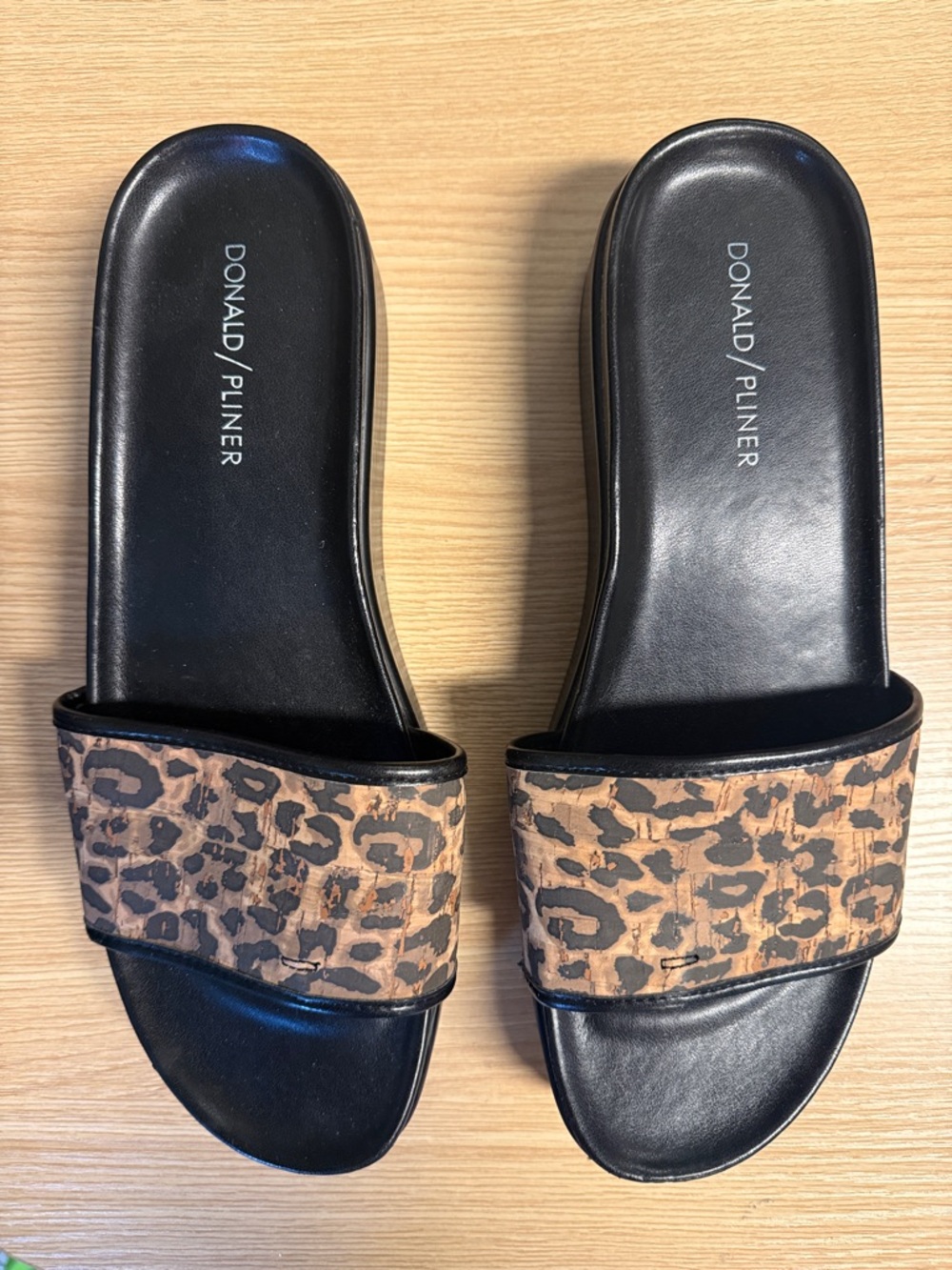 Donald J. Pliner Black & Leopard-Print Slide Sandals